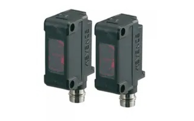 KEYENCE PZ-G61CP Square retro-reflective M8 Connector Type, PNP