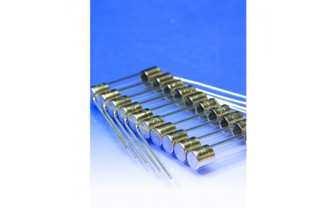 冨士端子工業（株）  FGBO-A 125V 1A  冨士端子　ガラス管ヒューズ　ＦＧＢＯシリーズ　１Ａ　６．４×３０ｍｍ