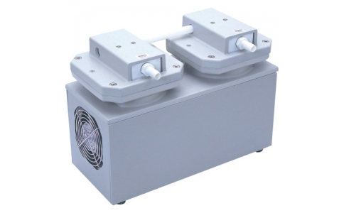 （株）アルバック  DTC-120  ＵＬＶＡＣ　単相１００Ｖ　ダイアフラム型ドライ真空ポンプ　幅１４２×高２０２