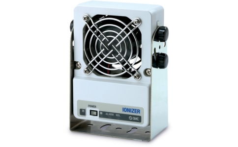 ＳＭＣ（株）  IZF10-B  ＳＭＣ　イオナイザ　ファンタイプ