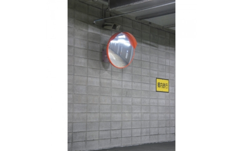 積水樹脂（株）  KM600S-YO  積水　ジスミラー「壁取付型」メタクリル樹脂製φ６００