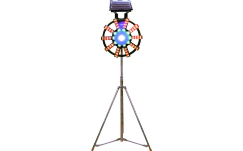 （株）グリーンクロス  1109500402  グリーンクロス　ソーラー式フラッシュ警告灯　三脚付