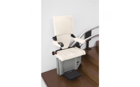 クマリフト（株）  09JSR  クマリフト　いす式階段昇降機自由生活曲線型グレードアップ仕様